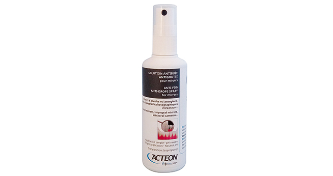 Spray anti-mist protection for mirrors